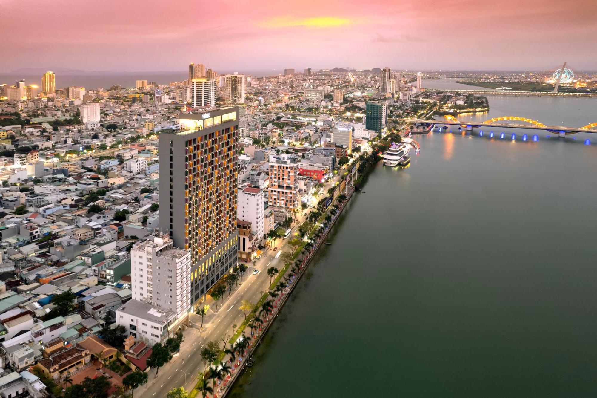 Wink Icon Hotel Danang Riverside - Luxury Suites - 24Hrs Stay & Rooftop Pool Bar Εξωτερικό φωτογραφία
