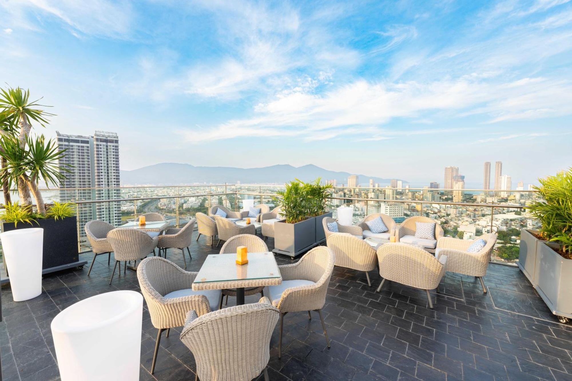 Wink Icon Hotel Danang Riverside - Luxury Suites - 24Hrs Stay & Rooftop Pool Bar Εξωτερικό φωτογραφία
