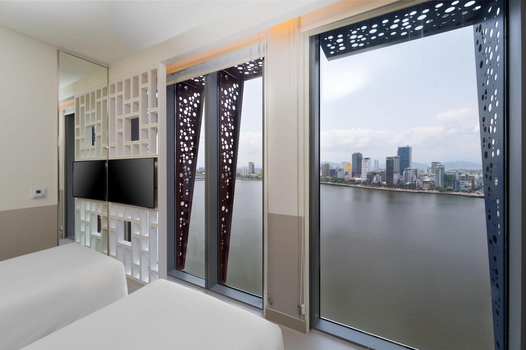 Wink Icon Hotel Danang Riverside - Luxury Suites - 24Hrs Stay & Rooftop Pool Bar Δωμάτιο φωτογραφία