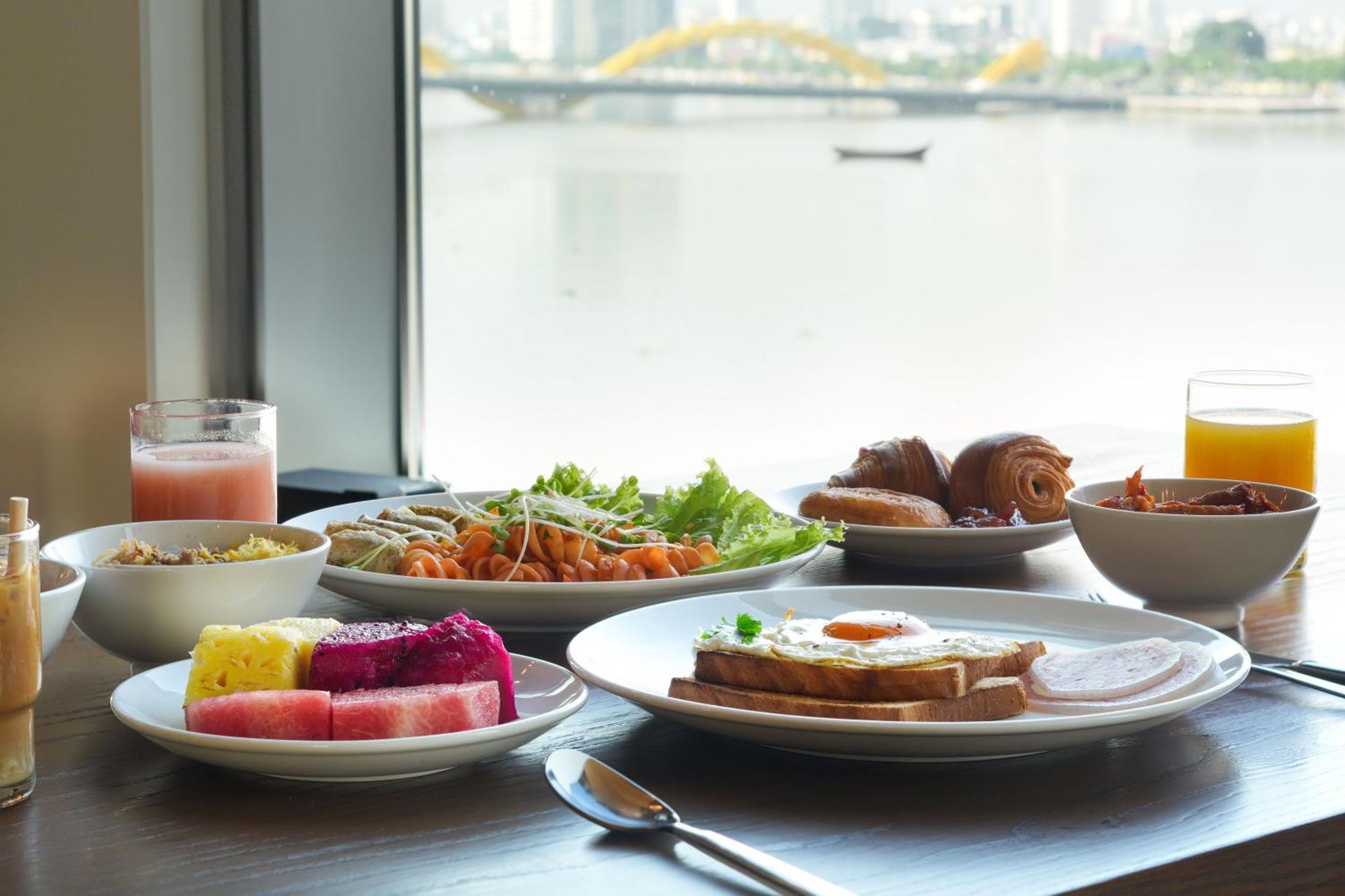 Wink Icon Hotel Danang Riverside - Luxury Suites - 24Hrs Stay & Rooftop Pool Bar Εξωτερικό φωτογραφία